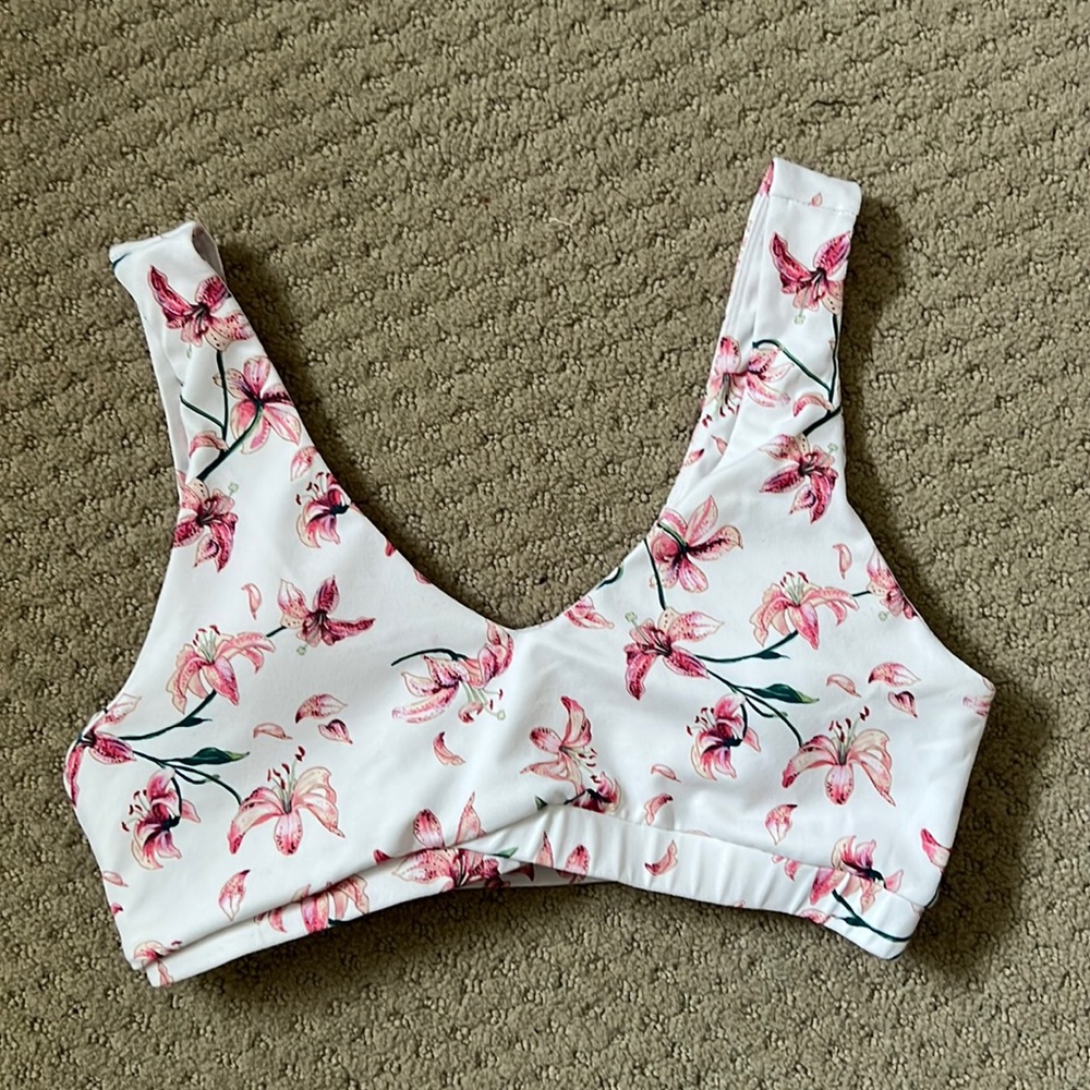 Fabletics sports bra